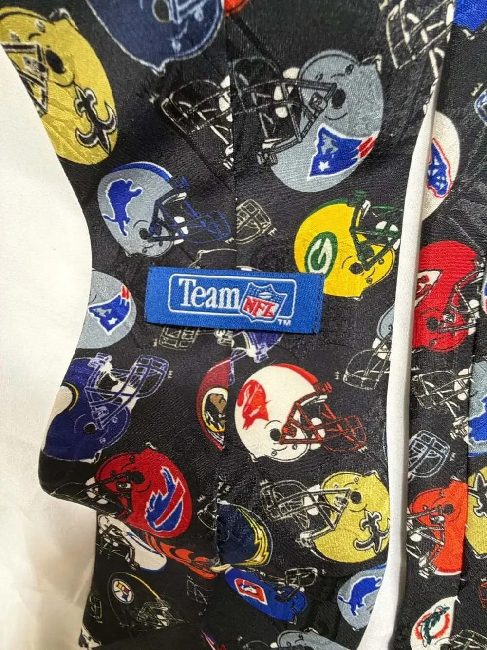 Vintage Team NFL Men's Neck Tie Black Football Helmets Silk